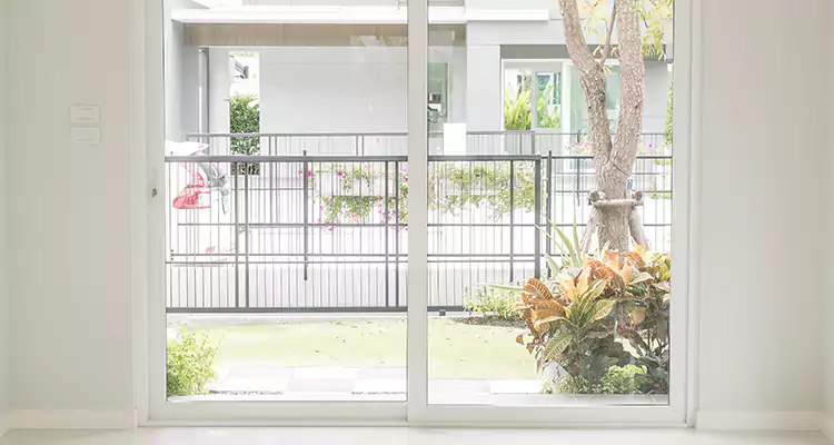 Balcony Screen Door Repair in Safety Harbor, FL