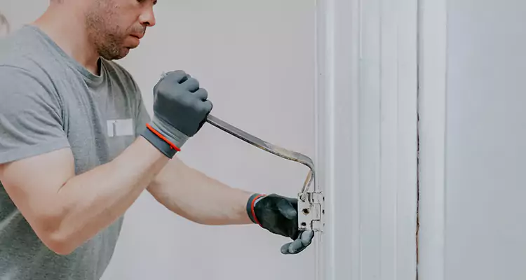 Cracked Door Jamb Repair in Safety Harbor, FL