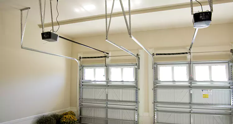 Residential Emergency Garage Door Repair in Safety Harbor, FL