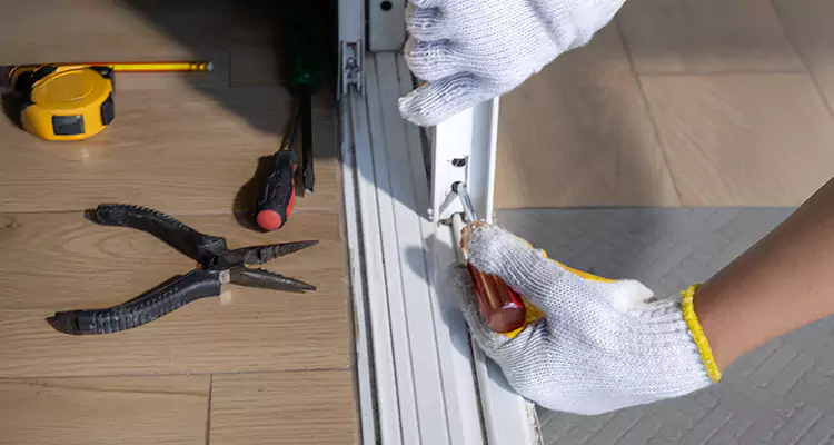 Screen Door Wheel Replacement in Safety Harbor, FL