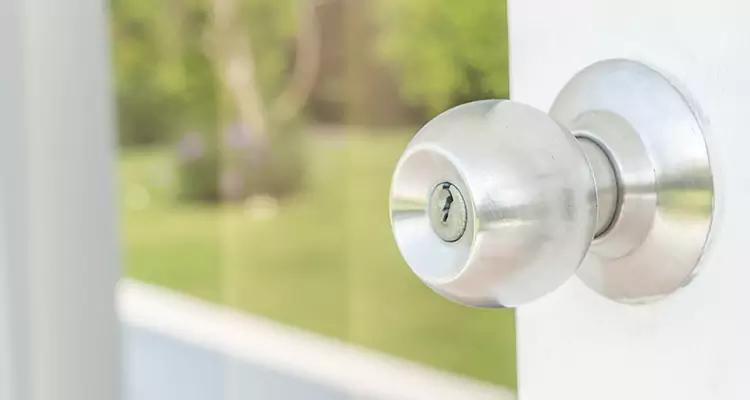 Patio Door Mechanism Jammed in Safety Harbor, FL